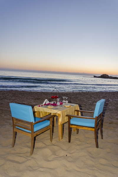 Romantic Dinner at Edde Sands